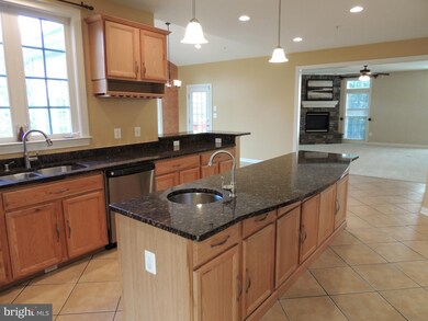 14206 Crumlin Ct, Laurel, MD 20707 - photo 3