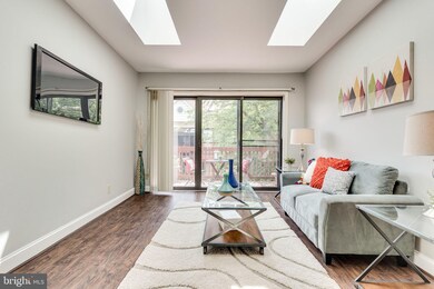 208 Skyhill Rd unit 7, Alexandria, VA 22314 - photo 3