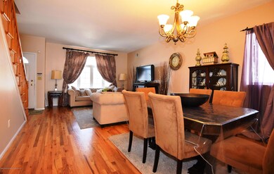 (4) Dining Room Living Room