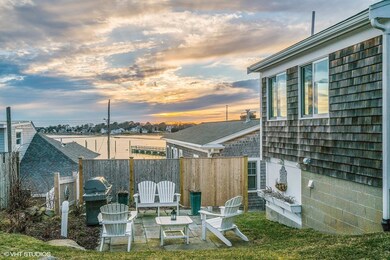 10_7CapeCodLn_85_Patio_MLSuse_1500x1500