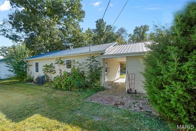 209 Easy St, Chaffee, MO 63740 - photo 5