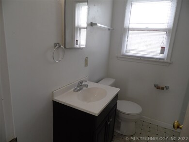 808 N 9th St, Sapulpa, OK 74066 - photo 6