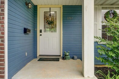 1717 S Roberson Ave-5