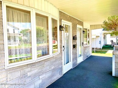 31 W Union St, Nanticoke, PA 18634 - photo 2