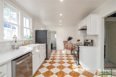 131 W 51st St, Savannah, GA 31405 - photo 6