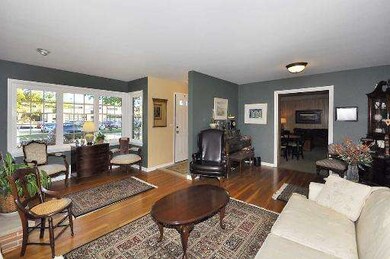 787 E Forest Ave, Des Plaines, IL 60018 - photo 3