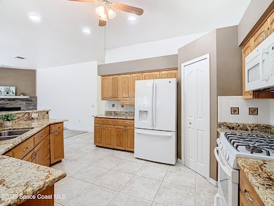 2559 Hooper Rd, Cocoa, FL 32926 - photo 4