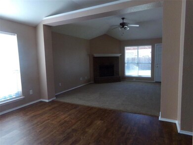 4708 Topaz Ln, Granbury, TX 76049 - photo 5