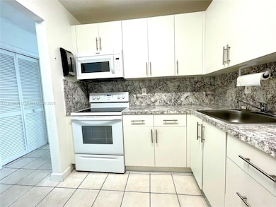 110 Royal Palm Rd unit 310, Hialeah, FL 33016 - photo 7