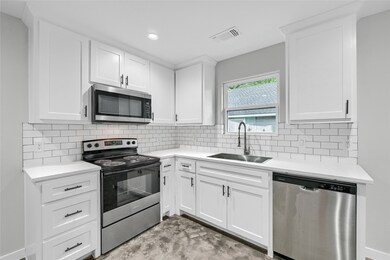 616 W Coffin St, Denison, TX 75020 - photo 7