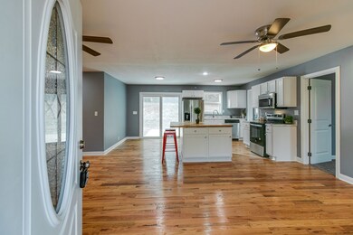 1900 Hurricane Loop, Tennessee Ridge, TN 37178 - photo 4