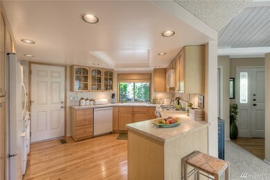 9229 Olympic View Dr, Edmonds, WA 98020 - photo 6