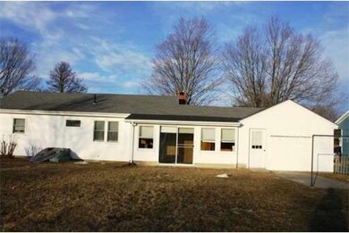 54 Davis St, Turners Falls, MA 01376 - photo 3