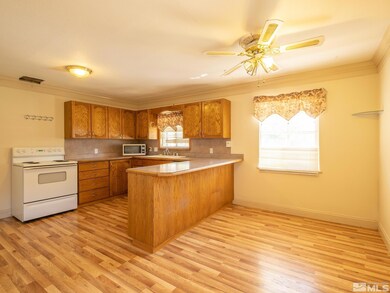 909 10th St, Sparks, NV 89431 - photo 7