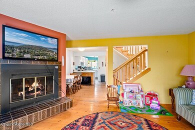 Living Room (3)