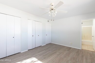 3042 E Desert Cove-17