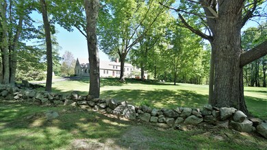 Antique_Maine_Farmhouse