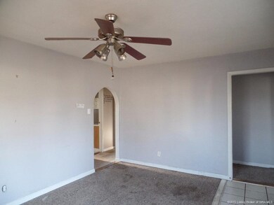 1006 Robin Dr, Jeffersonville, IN 47130 - photo 4