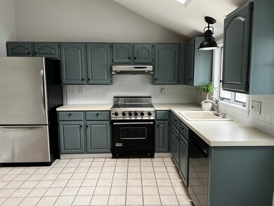 215 Merrimac St unit 3, Newburyport, MA 01950 - photo 4