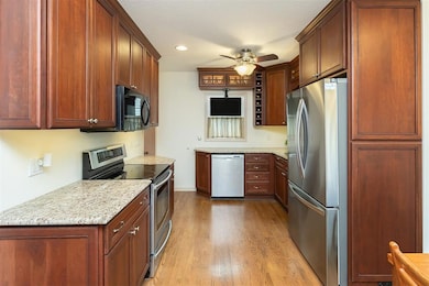 4004 Clinton Ave, Des Moines, IA 50310 - photo 3