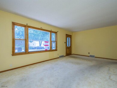 7810 SW 11th St, Des Moines, IA 50315 - photo 2