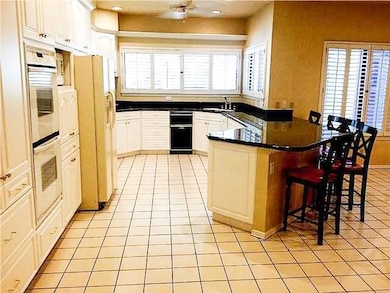 11108 Leo Collins Dr, El Paso, TX 79936 - photo 5