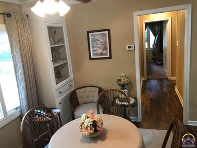 1910 SW Arnold Ave, Topeka, KS 66604 - photo 6
