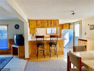 Dining/kitchen