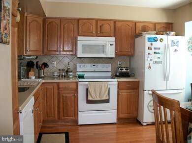 14240 Oakpointe Dr, Laurel, MD 20707 - photo 5