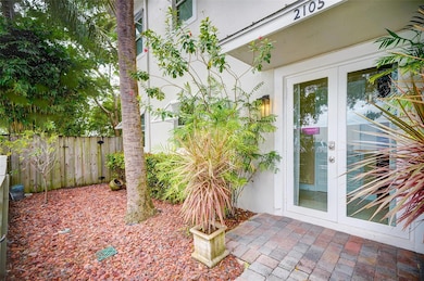 2105 SE 5th St unit 2105, Pompano Beach, FL 33062 - photo 3