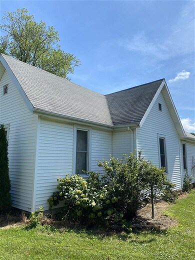 942 N Wayne St, Warren, IN 46792 - photo 3