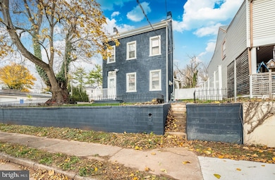 703 Walnut St, Pottstown, PA 19464 - photo 3