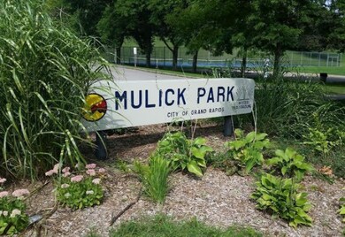 Walking Distance to city park