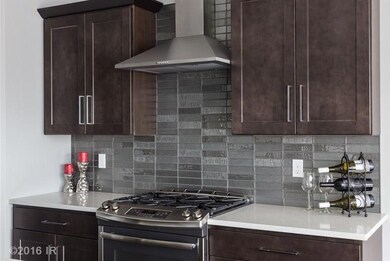 7905 NW 95th St, Johnston, IA 50131 - photo 3