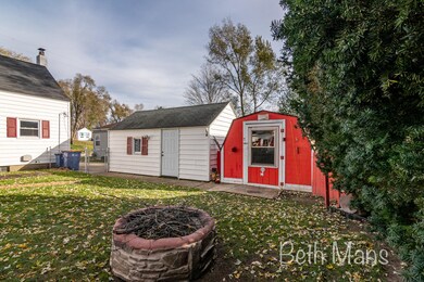 1010 Hollywood St NE, Grand Rapids, MI 49505 - photo 3