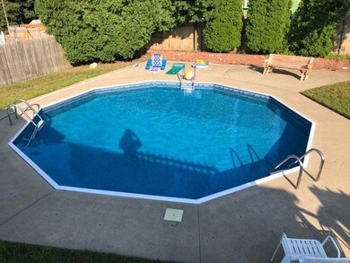 242 Macklin St, Cranston, RI 02920 - photo 3