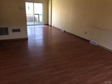 509 Old Forge Dr, Bath, PA 18014 - photo 2