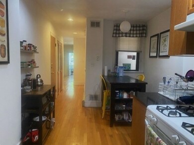 4 Fuller St unit 2, Brookline, MA 02446 - photo 2
