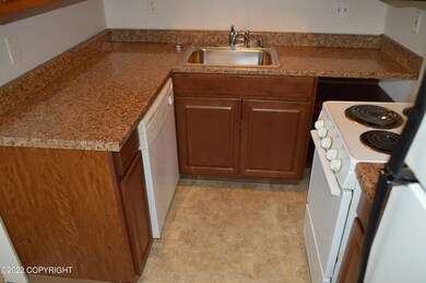 1462 W 26th Ave unit 27, Anchorage, AK 99503 - photo 4