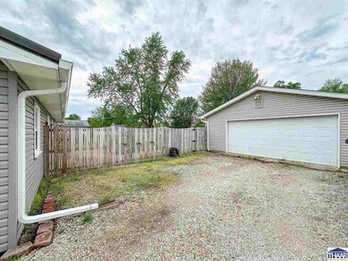 6935 S Kenny Place, Terre Haute, IN 47802 - photo 5