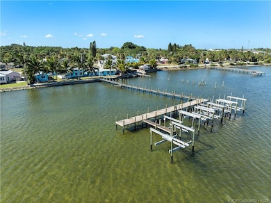 2725 NE Indian River Dr unit 6, Jensen Beach, FL 34957 - photo 4