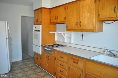 985 Fairmount Ave, Towson, MD 21204 - photo 7