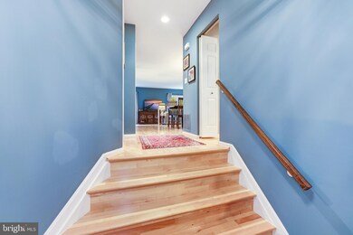 7707 Gromwell Ct, Springfield, VA 22152 - photo 5