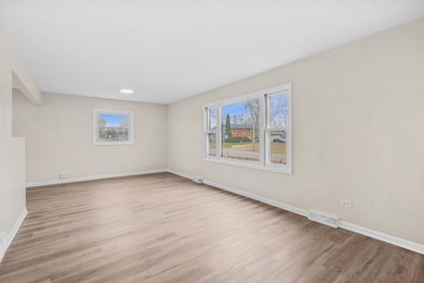 1520 N Park Dr, Round Lake Beach, IL 60073 - photo 5