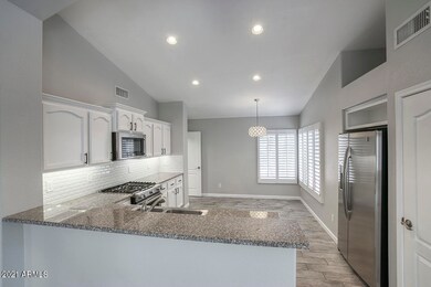 Eat-In Kitchen