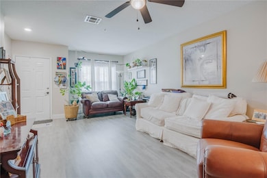 6554 Swissco Dr unit 511, Orlando, FL 32822 - photo 2