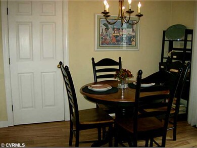 Kitchen - Eat-In Kitchen Area
