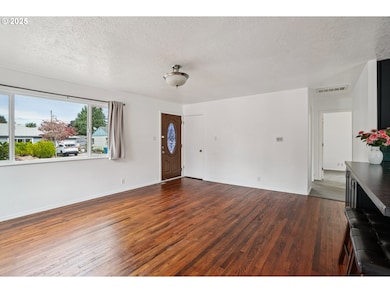 8416 NE Wygant St, Portland, OR 97220 - photo 7