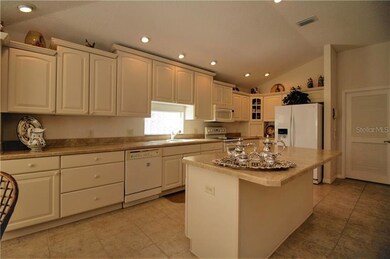 Open Kitchen - Tons of Cabinets!