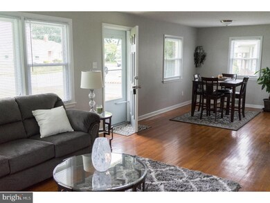 611 Glencroft Cir, Folcroft, PA 19032 - photo 3